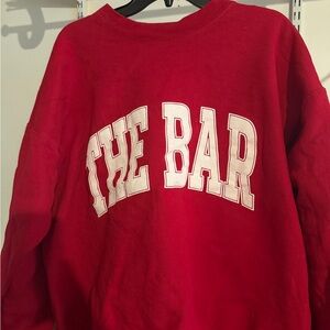 The Bar varsity Crewneck in Ruby